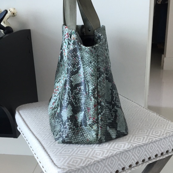 Faux python green handbag - Picture 4 of 5